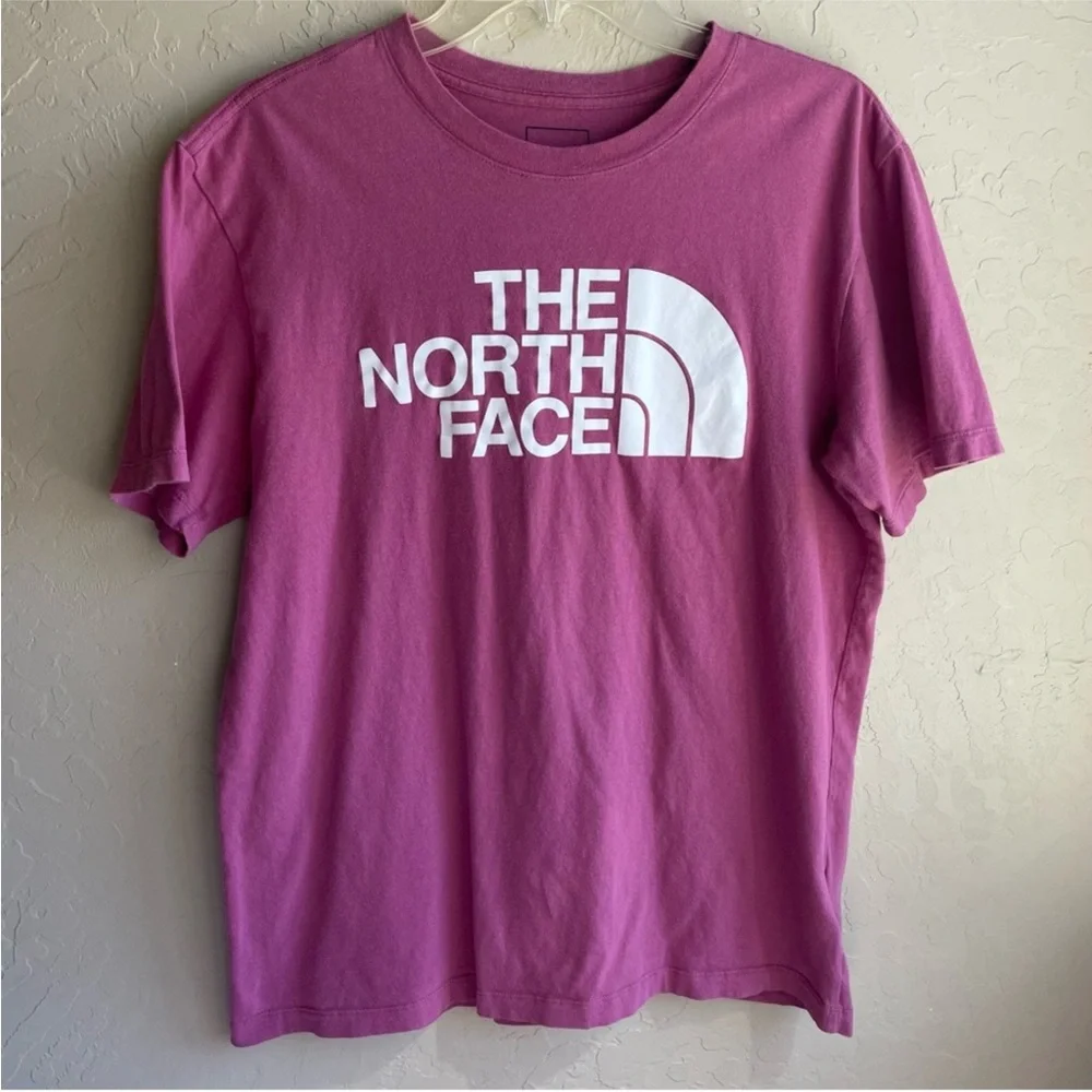Men's The North Face Short Sleeve T Shirt Medium.